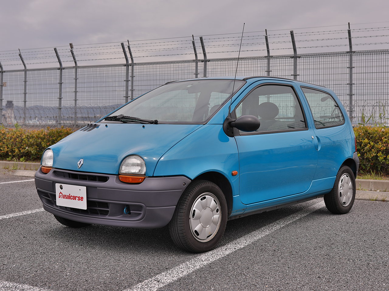 ルノー・トゥインゴ (FIAT ABARTH 500C)